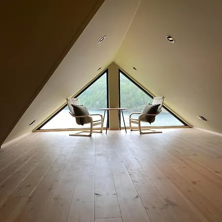 Perle Ved Sjoen! Ny Pa 90m2. * Kragero