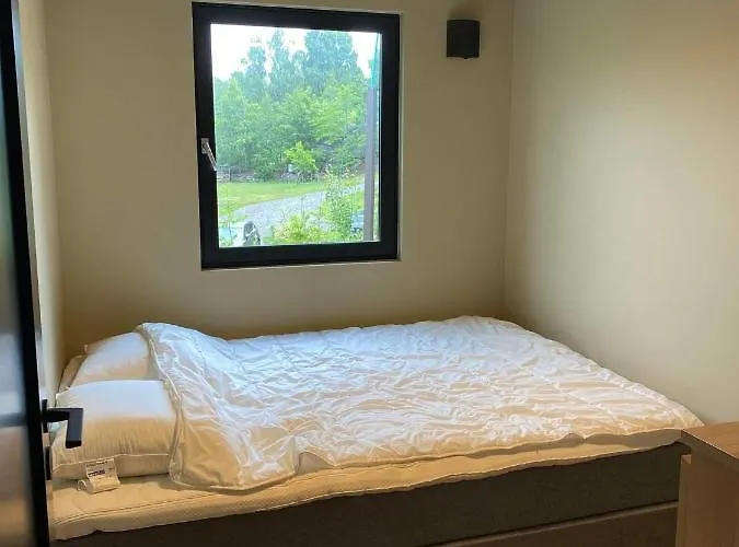 Perle Ved Sjoen! Ny Pa 90m2. Casa de Férias *